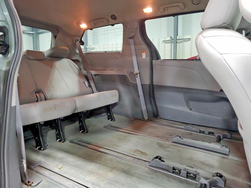 Продаж на аукціоні авто 2018 Toyota Sienna, vin: 5TDDZ3DC0JS203837, номер лоту: 75191445