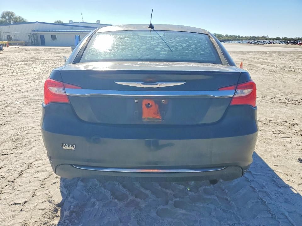 2011 Chrysler 200 მანქანა იყიდება აუქციონზე, vin: 1C3BC1FB1BN606688, აუქციონის ნომერი: 76540885