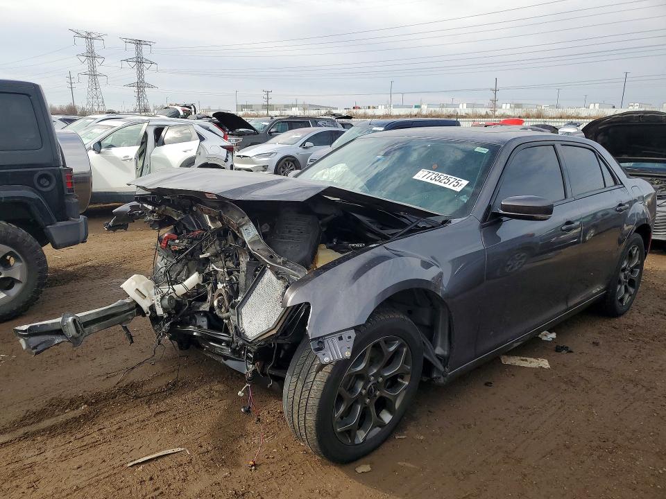77352575 :رقم المزاد ، 2C3CCAGG1JH300399 vin ، 2018 Chrysler 300 مزاد بيع