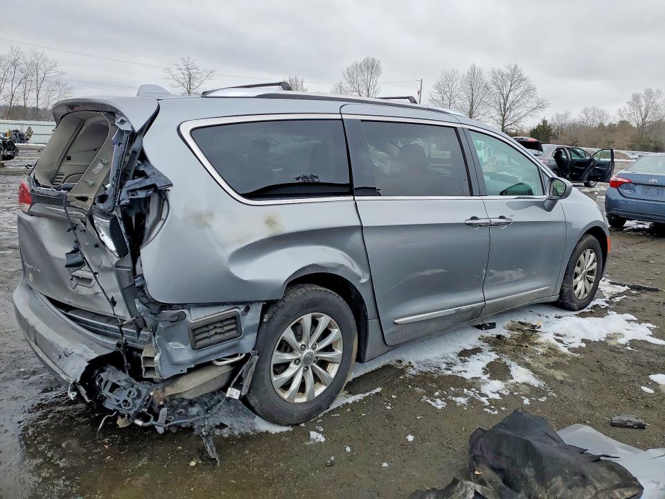 Продажа на аукционе авто 2019 Chrysler Pacifica, vin: 2C4RC1BG1KR609816, номер лота: 77621595