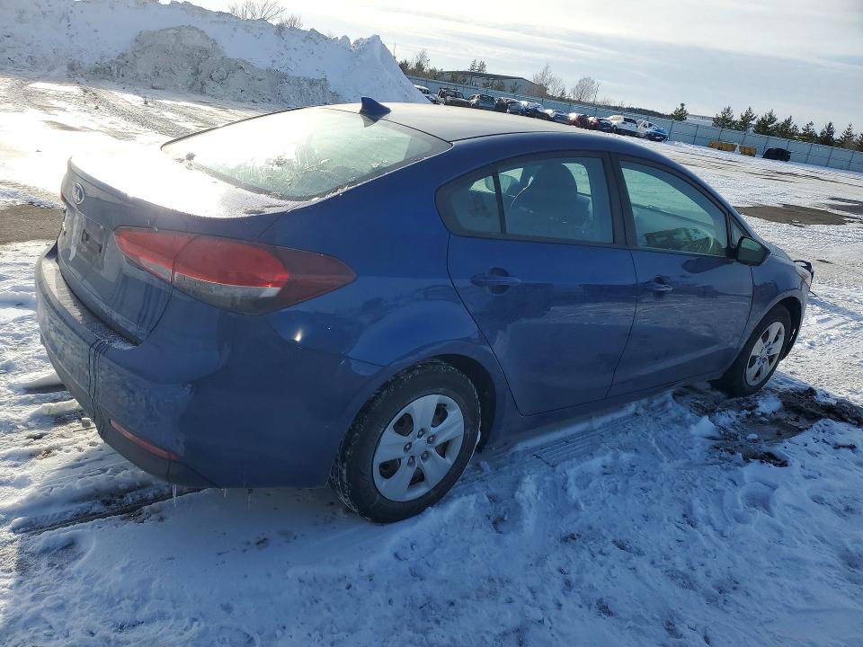 2018 Kia Forte მანქანა იყიდება აუქციონზე, vin: 3KPFK4A72JE236049, აუქციონის ნომერი: 75759035