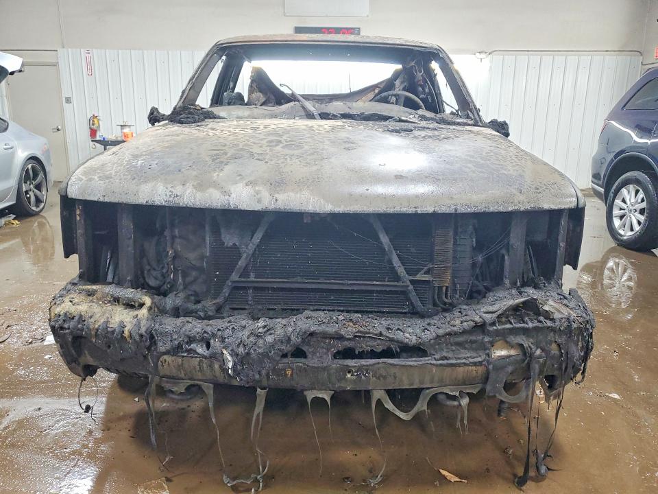 2000 Chevrolet Silverado მანქანა იყიდება აუქციონზე, vin: 1GCEK14V6YZ232508, აუქციონის ნომერი: 76403095