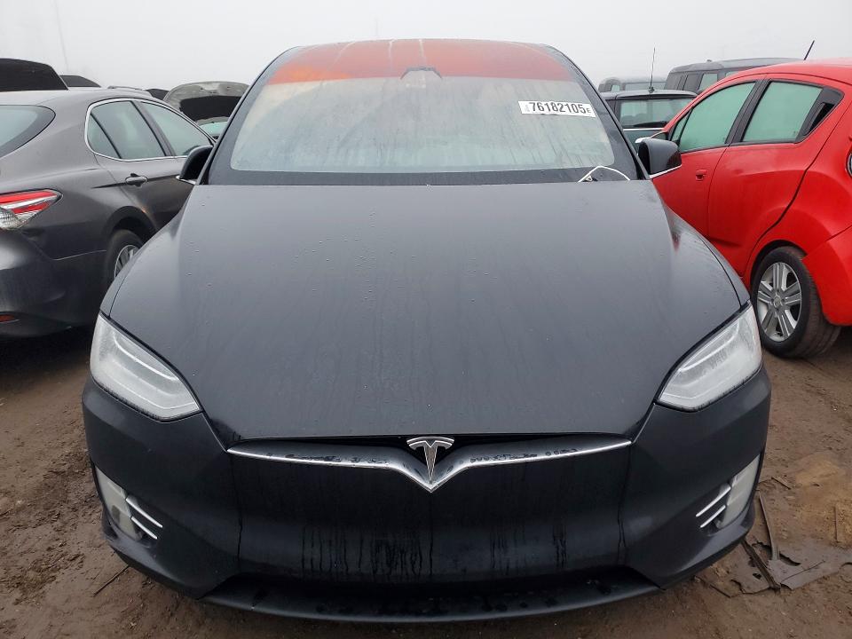 Продажа на аукционе авто 2018 Tesla Model X, vin: 5YJXCBE29JF089825, номер лота: 76182105