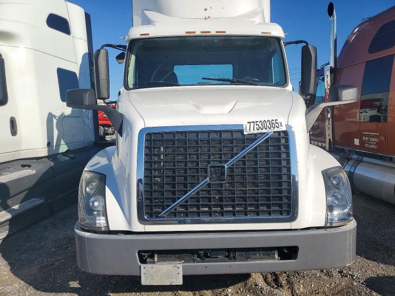 2017 Volvo Vnl მანქანა იყიდება აუქციონზე, vin: 4V4N39TG6HN988043, აუქციონის ნომერი: 77530365