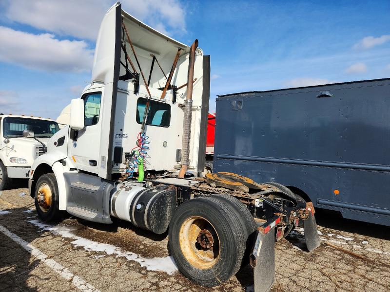 77500855 :رقم المزاد ، 1XPBA48X2GD339570 vin ، 2016 Peterbilt Tractor 579 مزاد بيع
