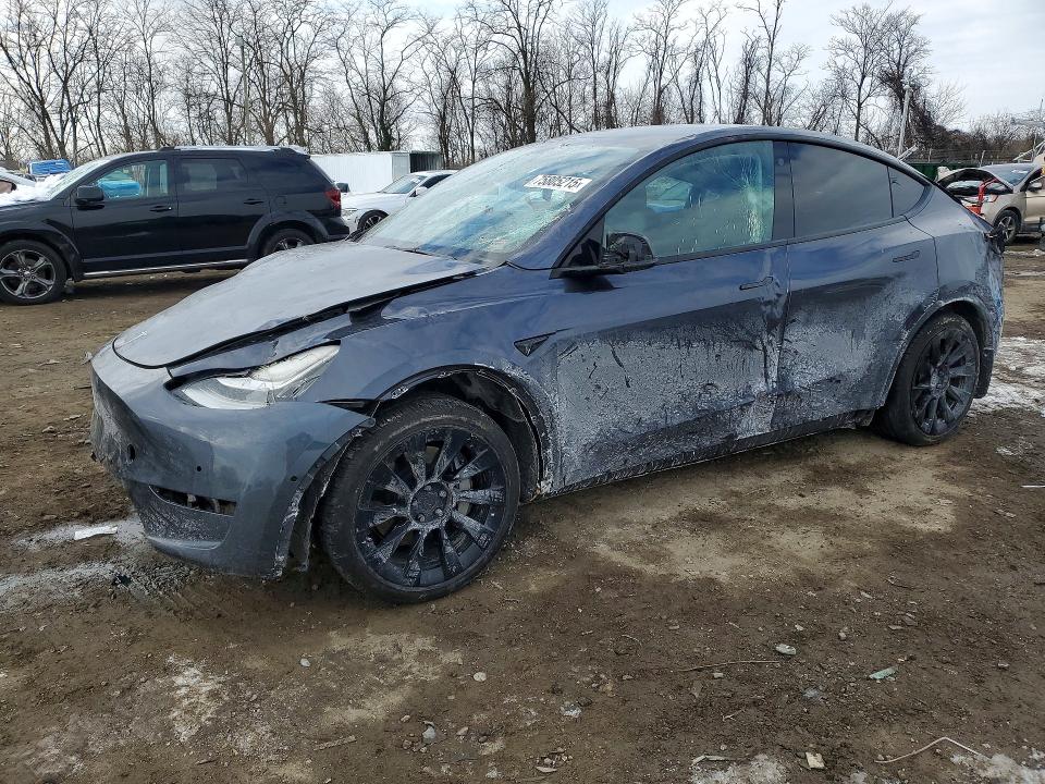 75805215 :رقم المزاد ، 7SAYGDEE8NF399469 vin ، 2022 Tesla Model Y مزاد بيع