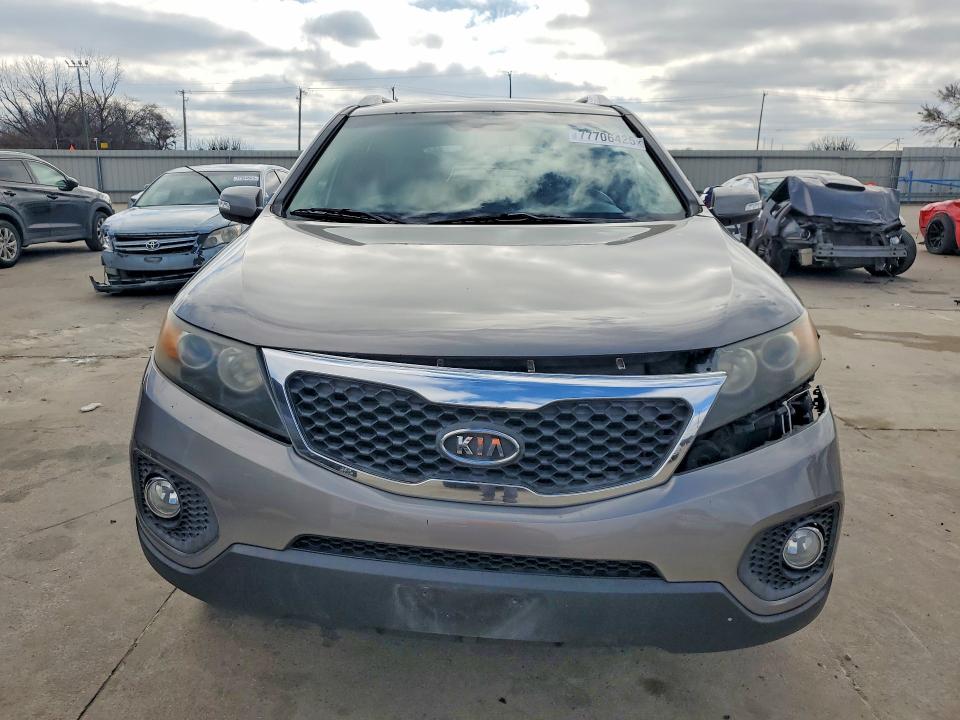 2011 Kia Sorento მანქანა იყიდება აუქციონზე, vin: 5XYKU4A28BG086823, აუქციონის ნომერი: 77706425