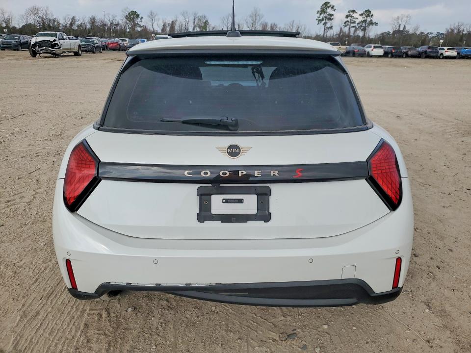 Продажа на аукционе авто 2025 Mini Cooper, vin: WMW23GD06S2W28331, номер лота: 77744975