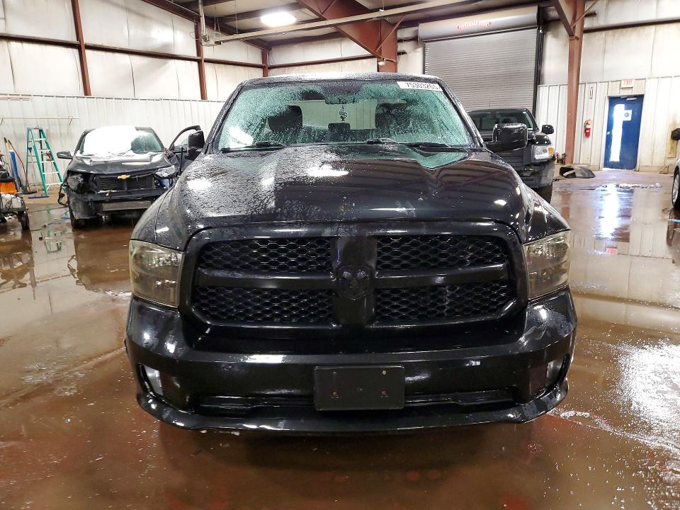 75303265 :رقم المزاد ، 1C6RR7FG6KS518526 vin ، 2019 Ram 1500 Classic مزاد بيع