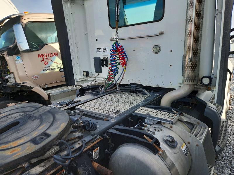 Продажа на аукционе авто 2018 Peterbilt 579, vin: 1XPBA48X0JD477454, номер лота: 77527265