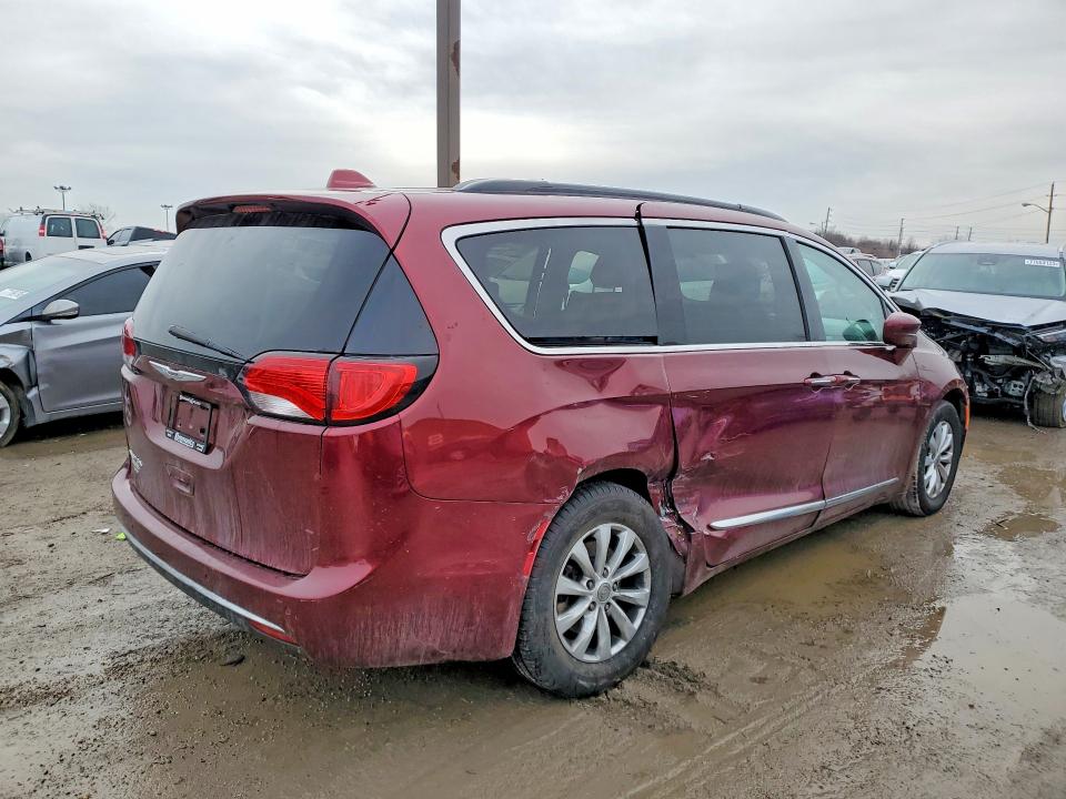 76907995 :رقم المزاد ، 2C4RC1BG7HR583893 vin ، 2017 Chrysler Pacifica مزاد بيع