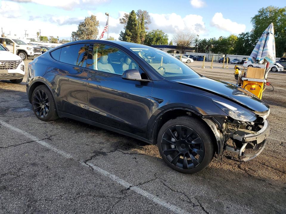 Продажа на аукционе авто 2024 Tesla Model Y, vin: 7SAYGDED9RF103839, номер лота: 77781085