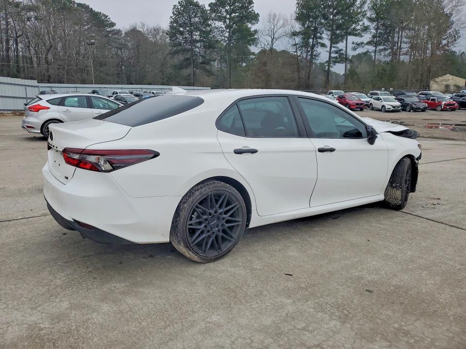 Продажа на аукционе авто 2021 Toyota Camry, vin: 4T1C11AK3MU514693, номер лота: 76237885