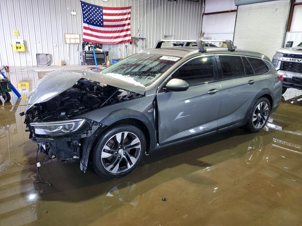77280245 :رقم المزاد ، W04GV8SX3J1106103 vin ، 2018 Buick Regal Tourx مزاد بيع