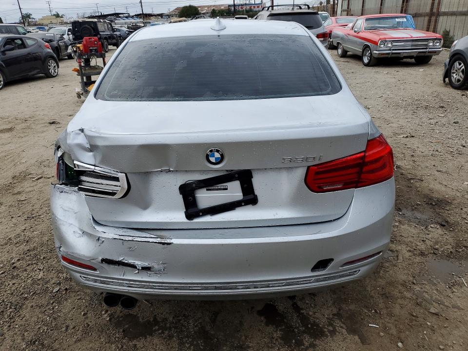 76874675 :رقم المزاد ، WBA8B9G57JNU99027 vin ، 2018 Bmw 330 مزاد بيع