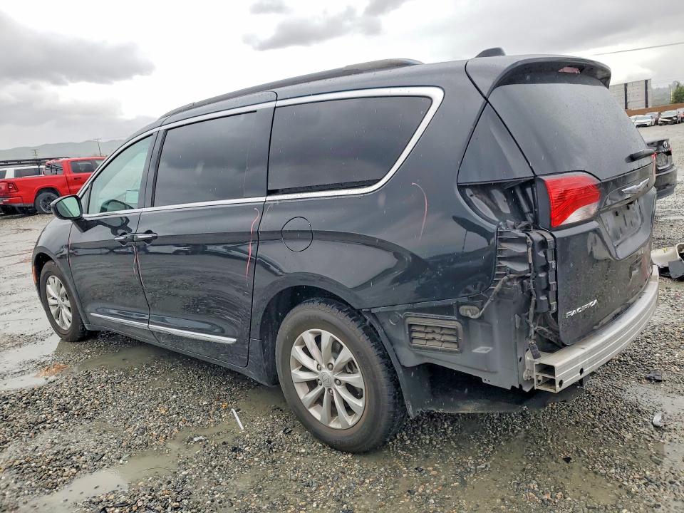 Продажа на аукционе авто 2017 Chrysler Pacifica, vin: 2C4RC1BG2HR530390, номер лота: 77150905