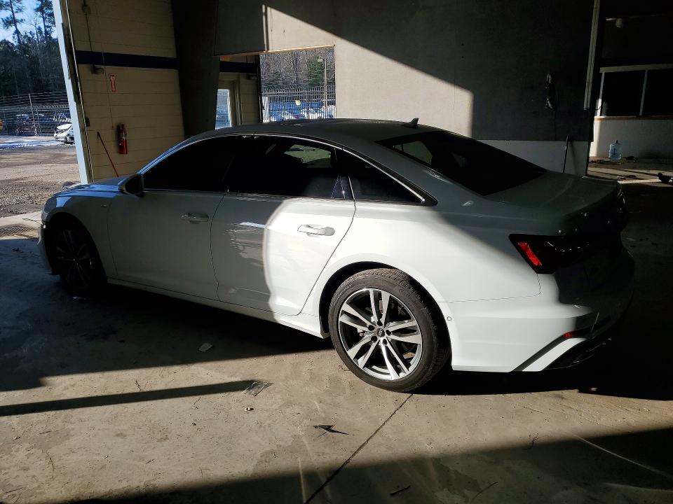 Продажа на аукционе авто 2021 Audi A6, vin: WAUM2AF22MN023456, номер лота: 73881335
