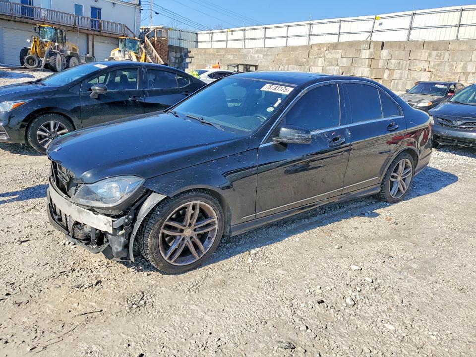 Продажа на аукционе авто 2013 Mercedes-benz C, vin: WDDGF4HB2DR250695, номер лота: 76790125