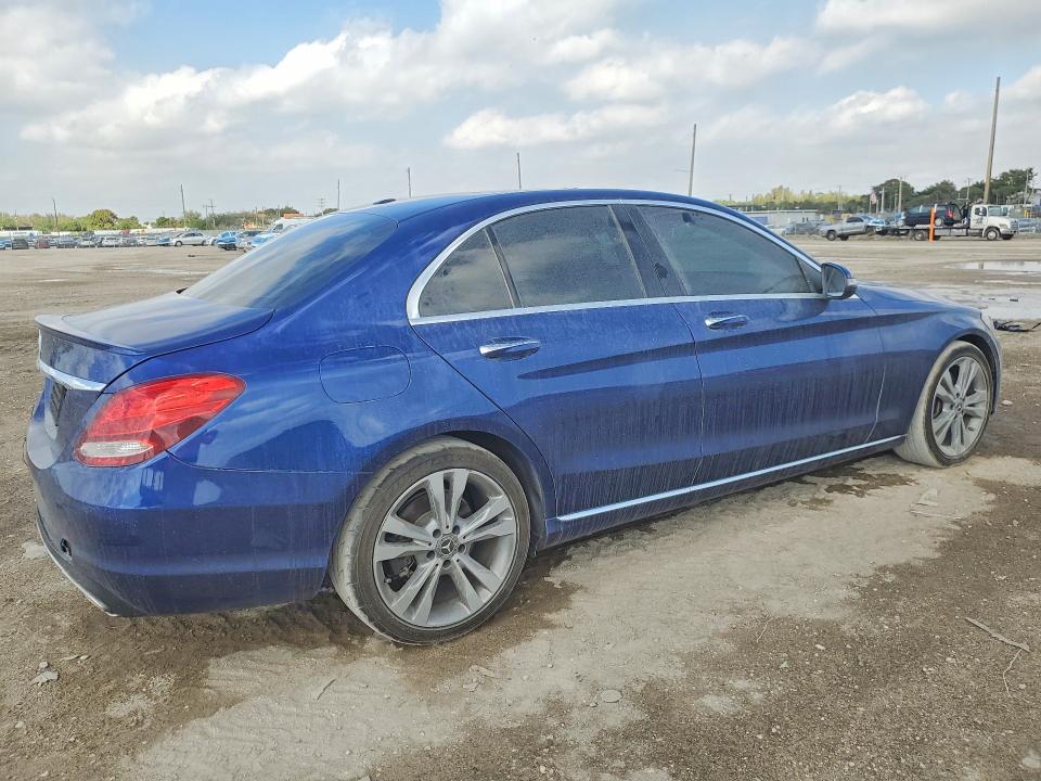 Продажа на аукционе авто 2018 Mercedes-benz C, vin: 55SWF4JB6JU266690, номер лота: 77493935