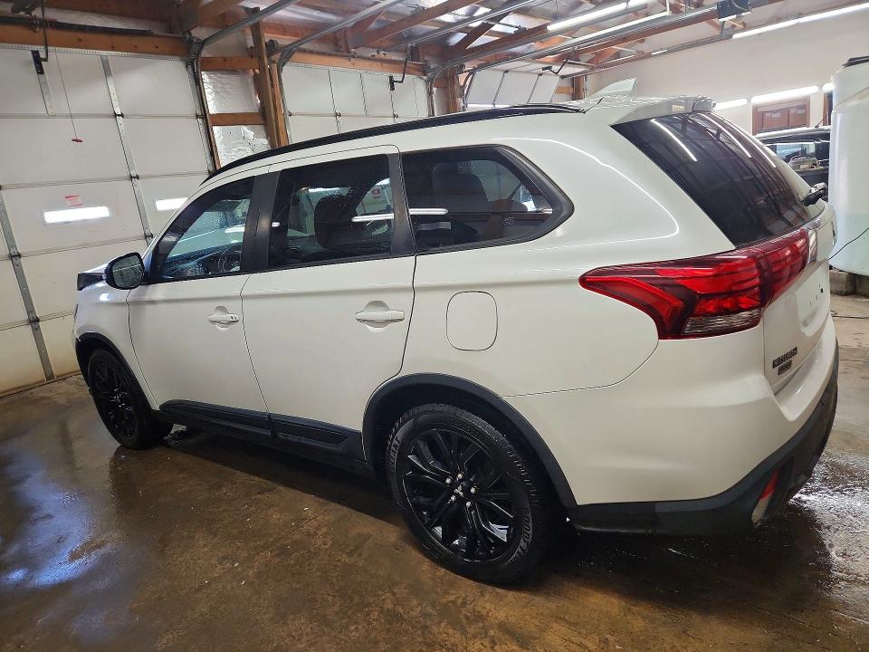 Продаж на аукціоні авто 2018 Mitsubishi Outlander, vin: JA4AD3A3XJZ060605, номер лоту: 77244095