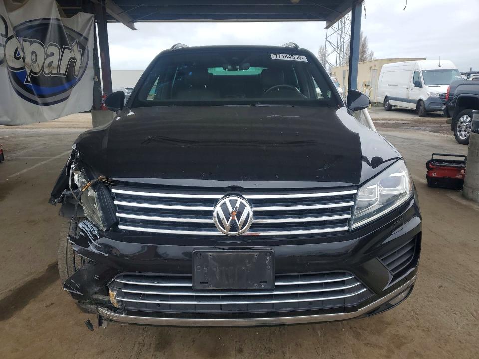 77184555 :رقم المزاد ، WVGRF7BP6HD004160 vin ، 2017 Volkswagen Touareg مزاد بيع