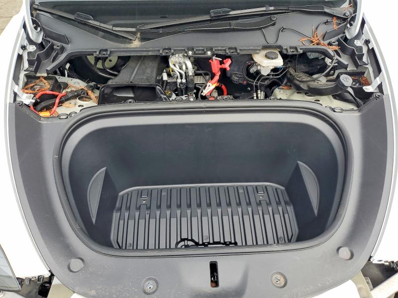 77735985 :رقم المزاد ، 7SAYGDED0SF276431 vin ، 2025 Tesla Model Y مزاد بيع