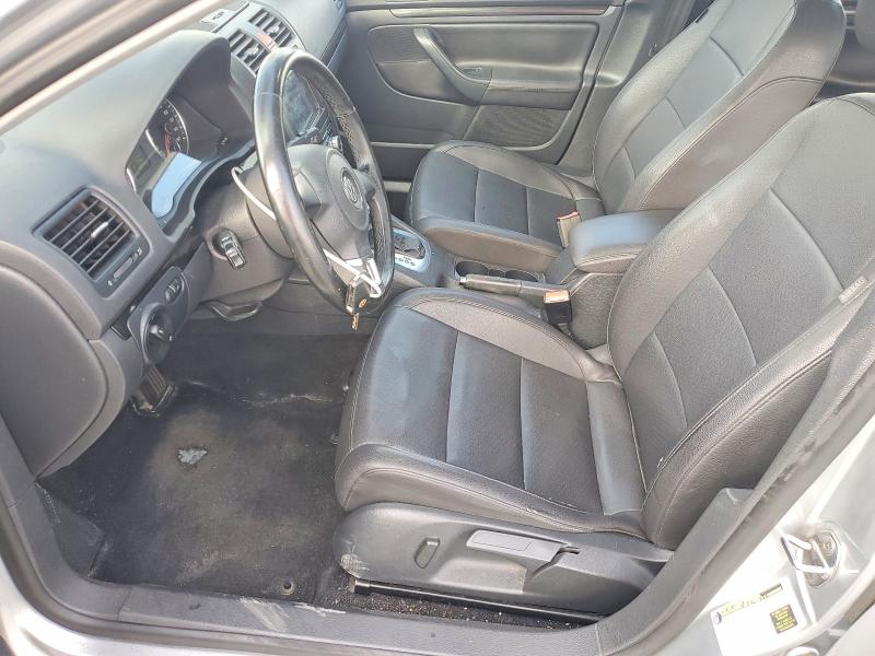 77200235 :رقم المزاد ، 3VWRX7AJ8AM059389 vin ، 2010 Volkswagen Jetta مزاد بيع