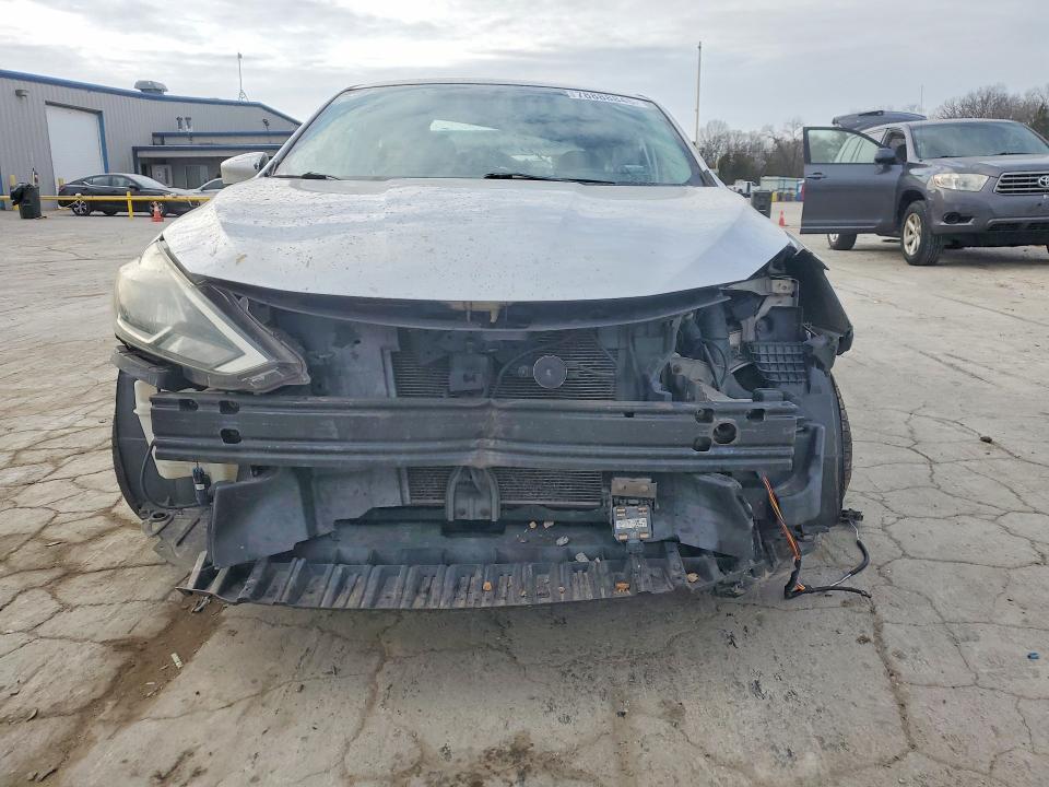 78888845 :رقم المزاد ، 3N1AB7AP3JY243878 vin ، 2018 Nissan Sentra مزاد بيع