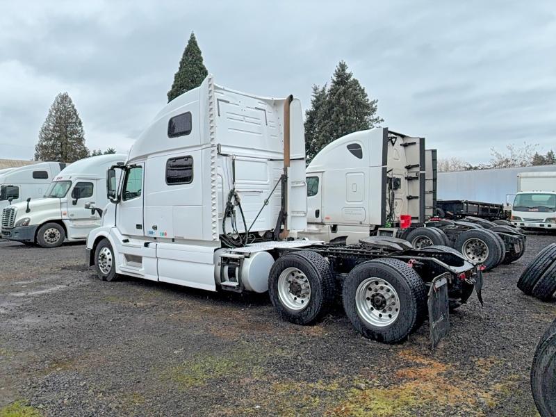 2016 Volvo Vn Vnl მანქანა იყიდება აუქციონზე, vin: 4V4NC9EJ0GN931991, აუქციონის ნომერი: 77786205