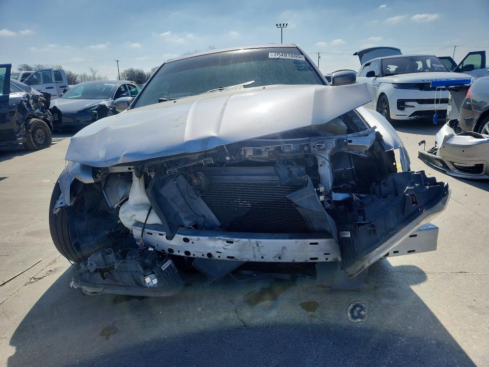 78491065 :رقم المزاد ، 2C3CCABG0JH245080 vin ، 2018 Chrysler 300 مزاد بيع