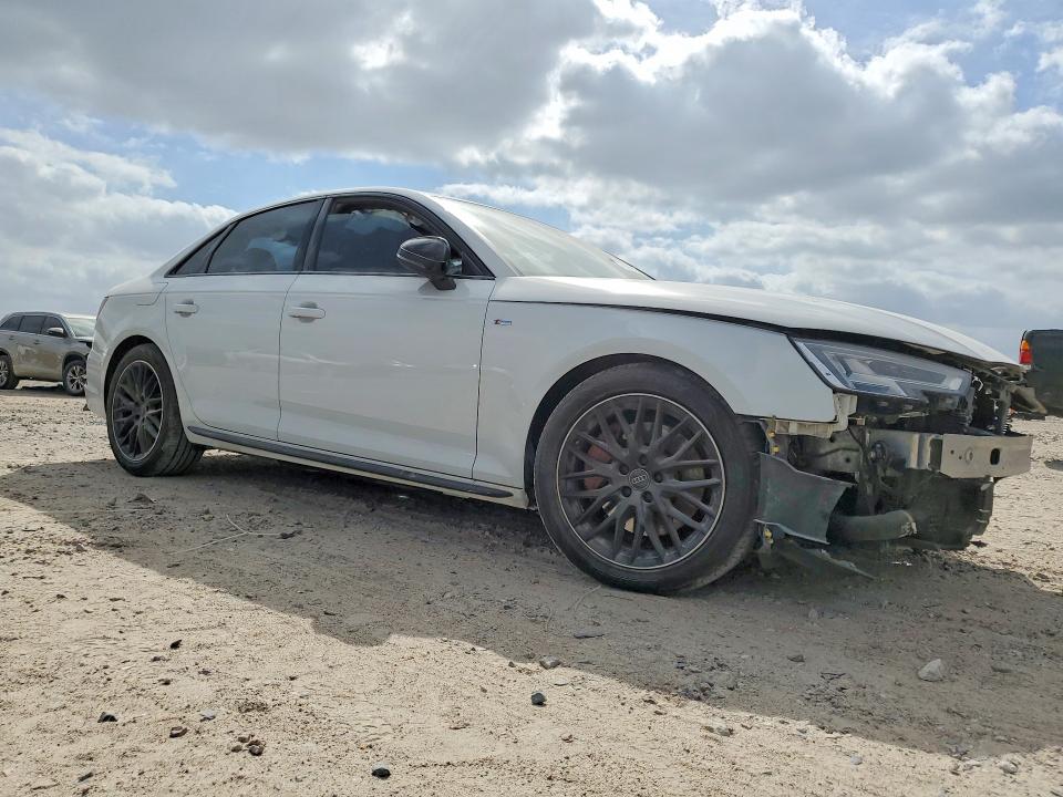 Продаж на аукціоні авто 2018 Audi A4, vin: WAUENAF44JA055499, номер лоту: 78686445