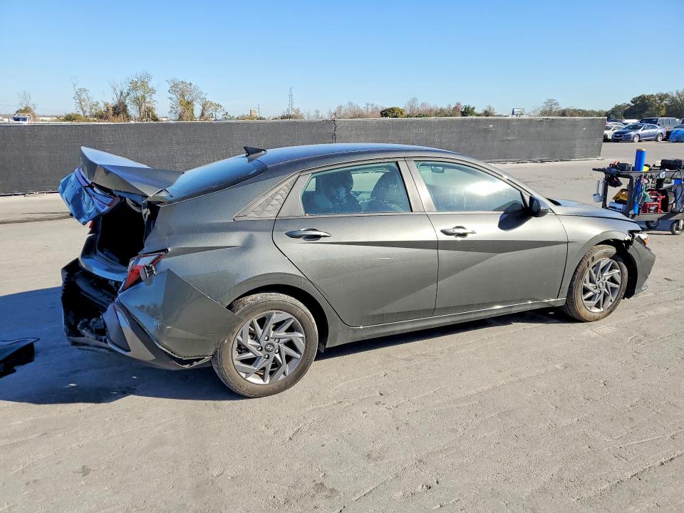 2024 Hyundai Elantra მანქანა იყიდება აუქციონზე, vin: KMHLM4DG8RU706103, აუქციონის ნომერი: 76028135