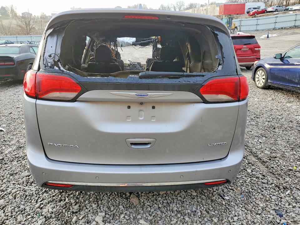 77688415 :رقم المزاد ، 2C4RC1GG5JR170871 vin ، 2018 Chrysler Pacifica مزاد بيع