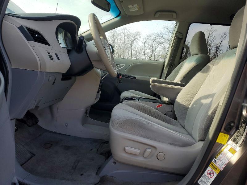 78076735 :رقم المزاد ، 5TDKK3DC5CS245807 vin ، 2012 Toyota Sienna مزاد بيع