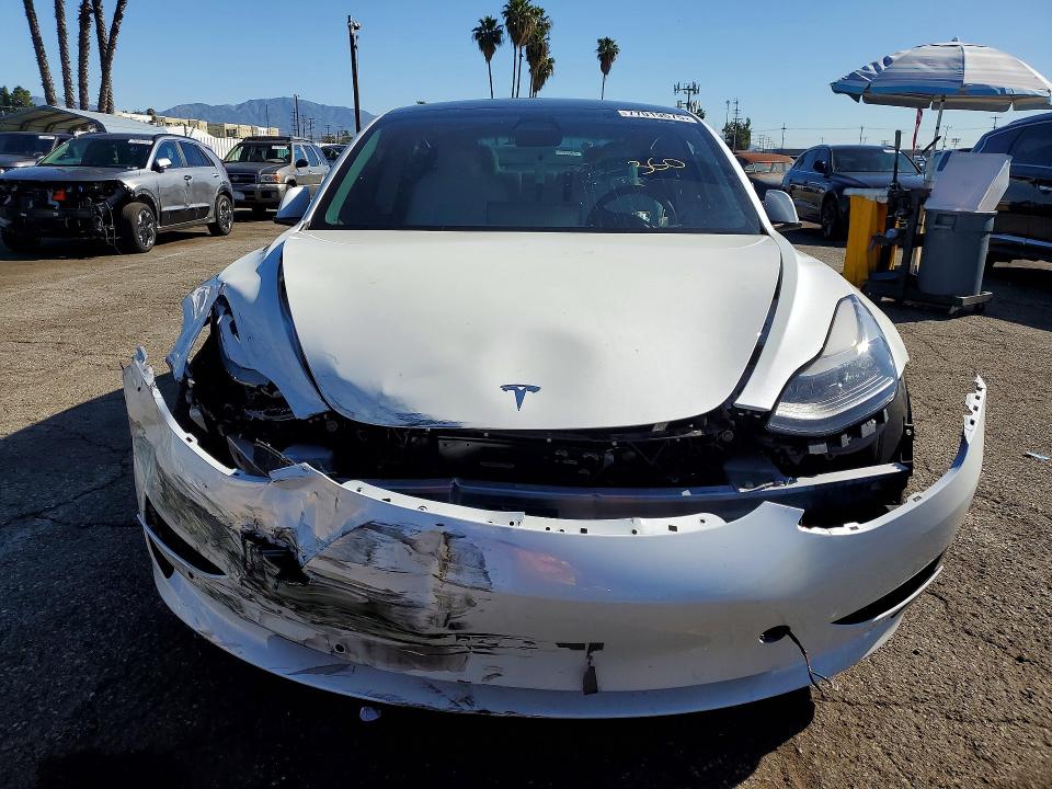 77019575 :رقم المزاد ، 5YJ3E1EB2NF253585 vin ، 2022 Tesla Model 3 مزاد بيع