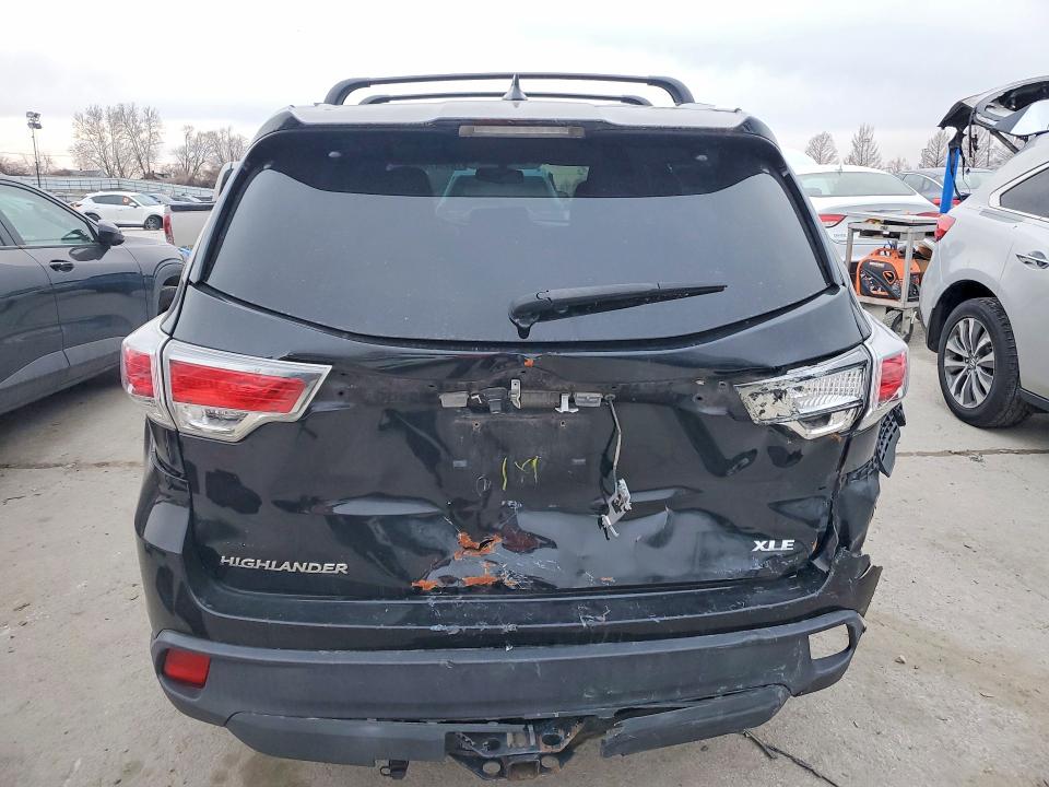 78454745 :رقم المزاد ، 5TDKKRFH2FS059853 vin ، 2015 Toyota Highlander مزاد بيع