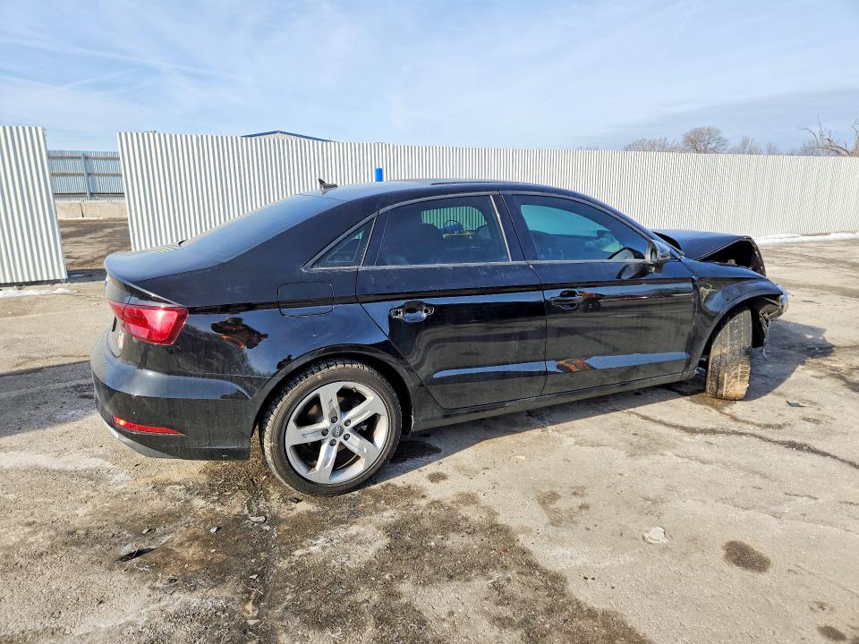 Продажа на аукционе авто 2017 Audi A3, vin: WAUAUGFFXH1080018, номер лота: 76046105