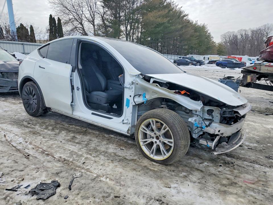 74834795 :رقم المزاد ، 5YJYGDEE0MF066467 vin ، 2021 Tesla Model Y مزاد بيع