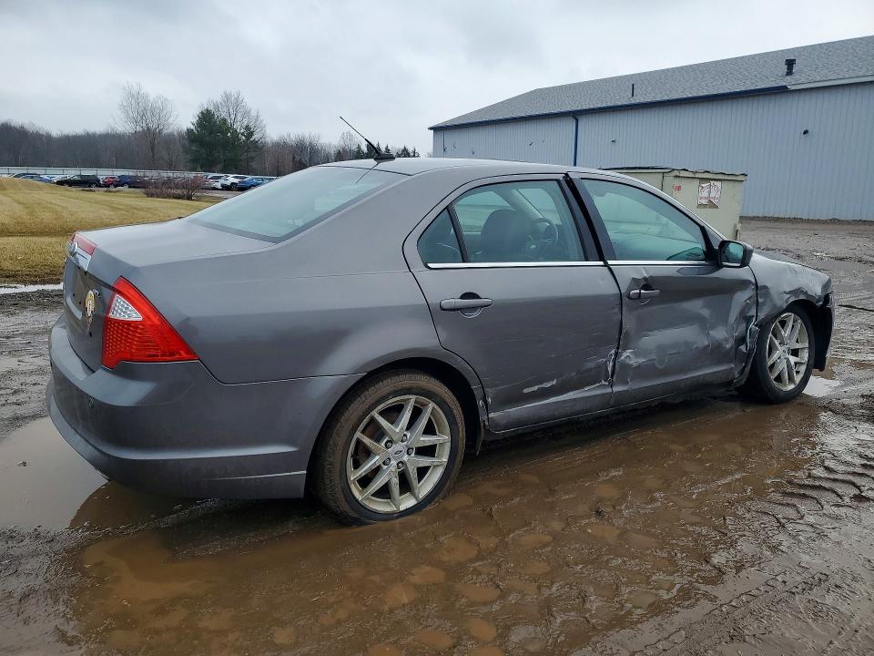 61592056 :رقم المزاد ، 3FAHP0JA4BR285350 vin ، 2011 Ford Fusion مزاد بيع