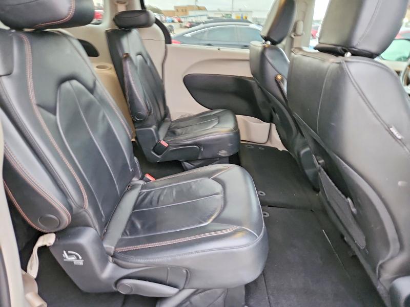 76556715 :رقم المزاد ، 2C4RC1BG6HR668580 vin ، 2017 Chrysler Pacifica مزاد بيع