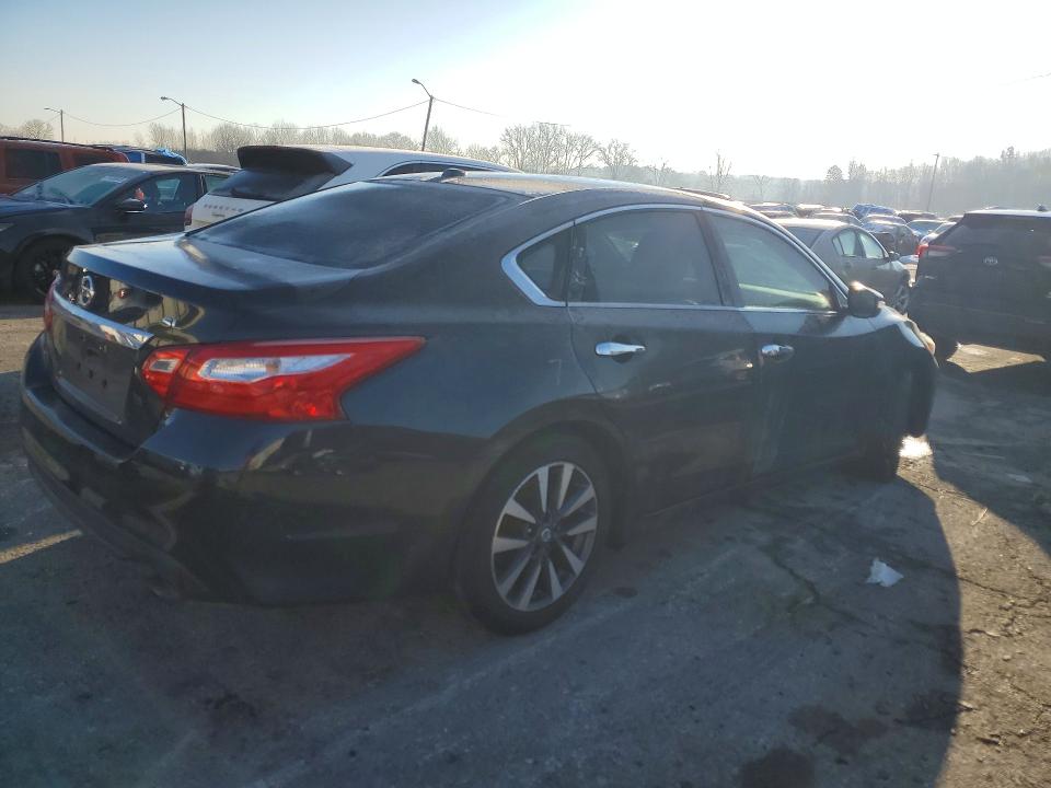 Продаж на аукціоні авто 2017 Nissan Altima, vin: 1N4AL3AP8HC224481, номер лоту: 77140105