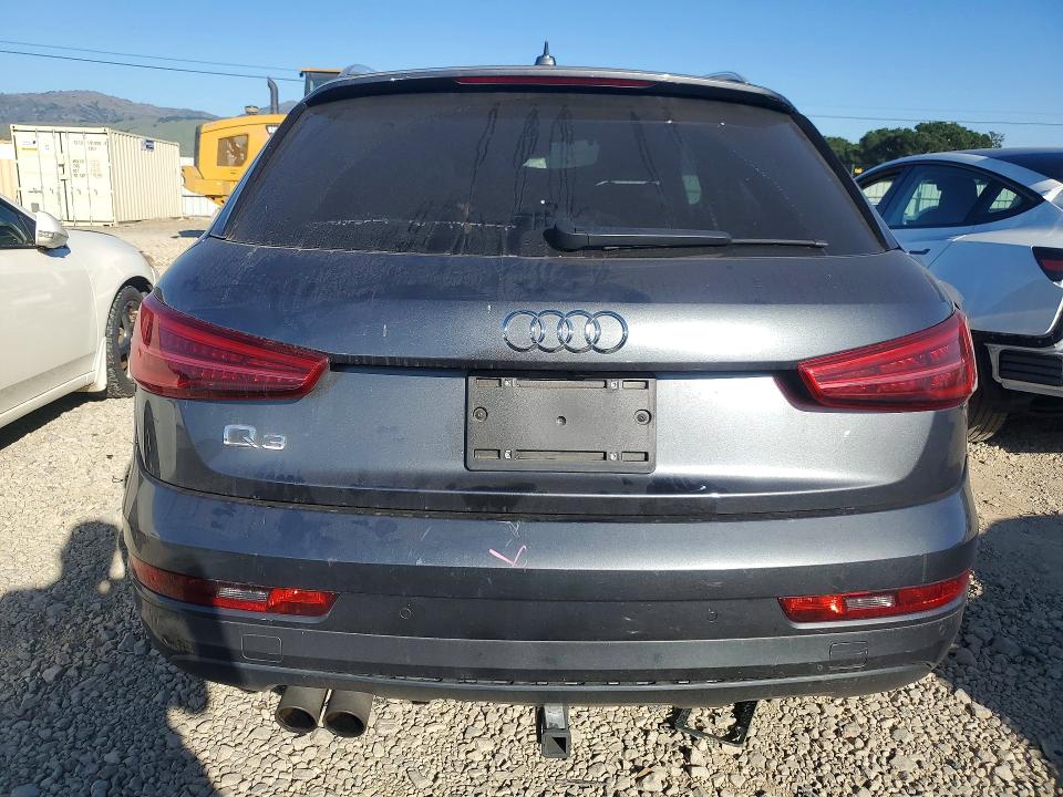 75640505 :رقم المزاد ، WA1HCCFS0JR003959 vin ، 2018 Audi Q3 مزاد بيع