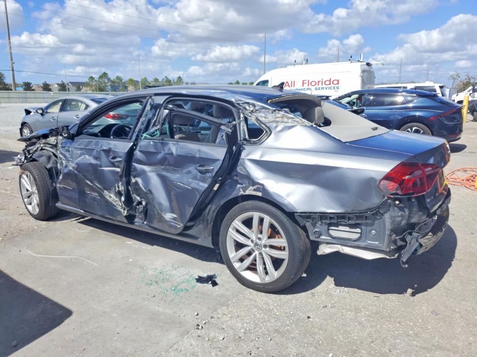 77592155 :رقم المزاد ، 1VWLA7A30KC002387 vin ، 2019 Volkswagen Passat مزاد بيع