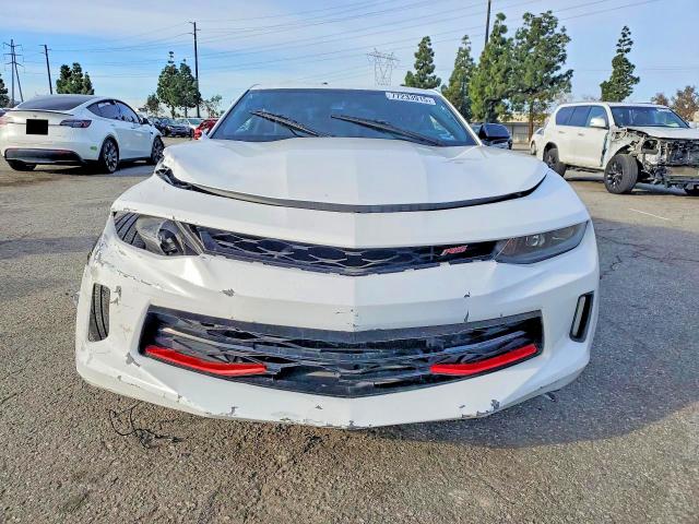77233915 :رقم المزاد ، 1G1FB1RS3J0135126 vin ، 2018 Chevrolet Camaro مزاد بيع
