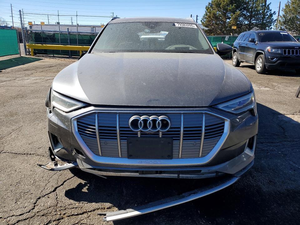 79383265 :رقم المزاد ، WA1VAAGE7KB007314 vin ، 2019 Audi E-tron مزاد بيع
