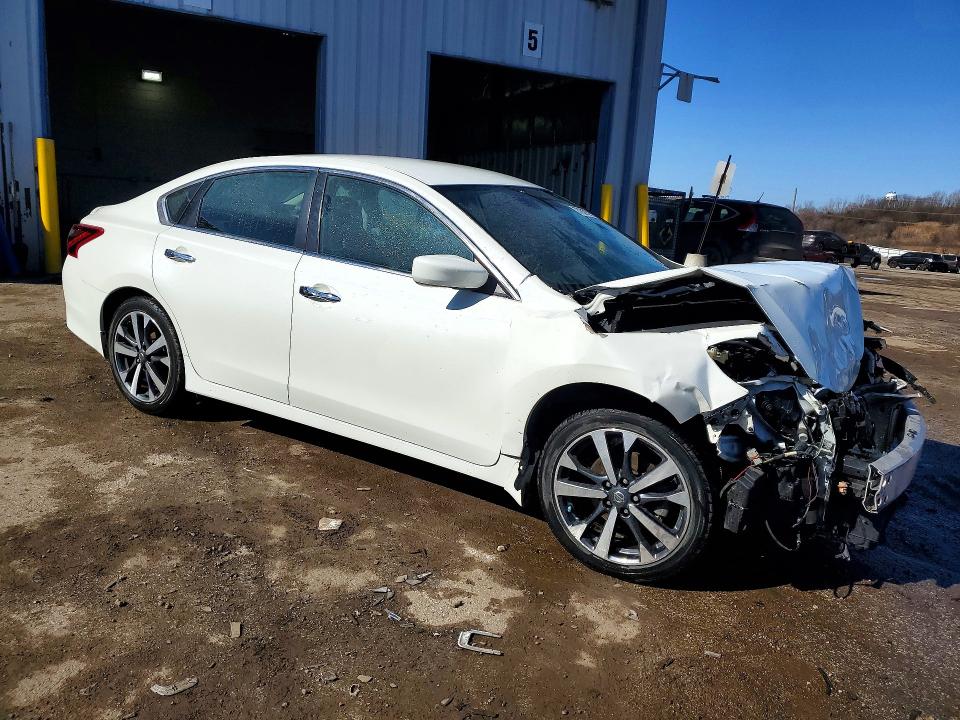 77822315 :رقم المزاد ، 1N4AL3AP5HC492890 vin ، 2017 Nissan Altima مزاد بيع