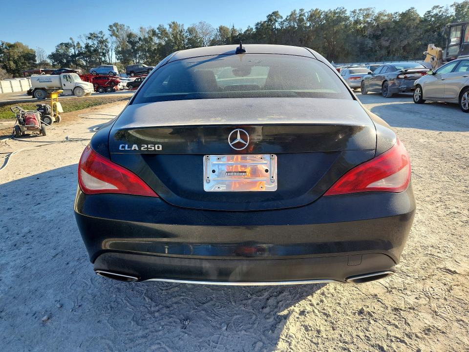 75851815 :رقم المزاد ، WDDSJ4EB8JN669702 vin ، 2018 Mercedes-benz Cla مزاد بيع