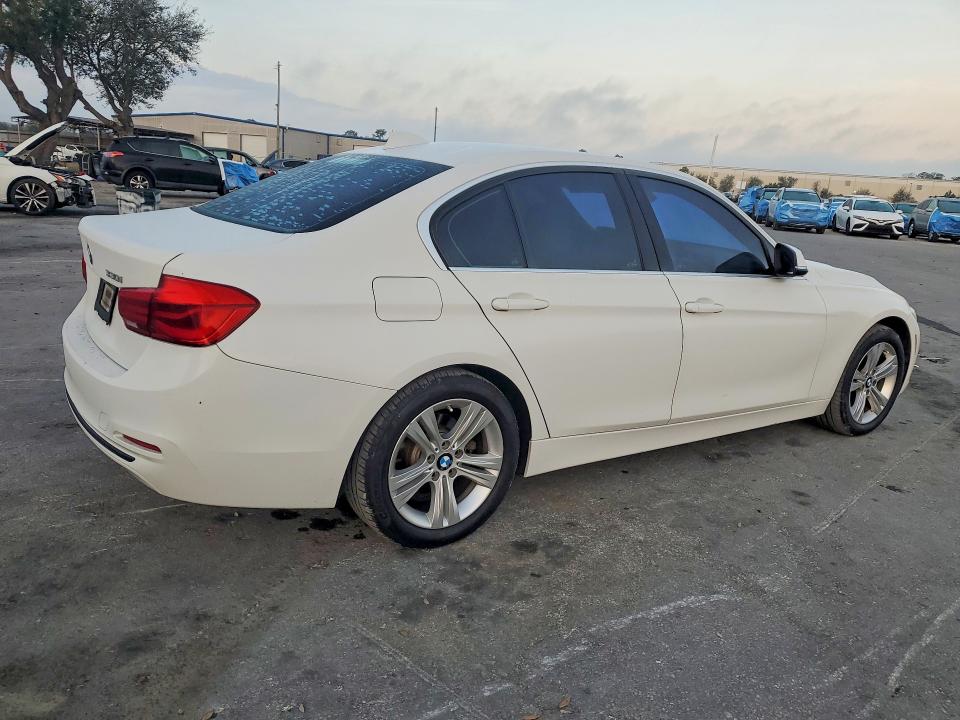 78383435 :رقم المزاد ، WBA8B9G51JNU96169 vin ، 2018 Bmw 330 مزاد بيع