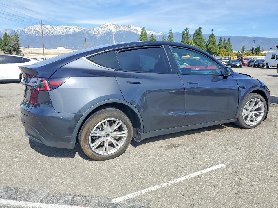 77579235 :رقم المزاد ، 7SAYGDED1RF051266 vin ، 2024 Tesla Model Y مزاد بيع