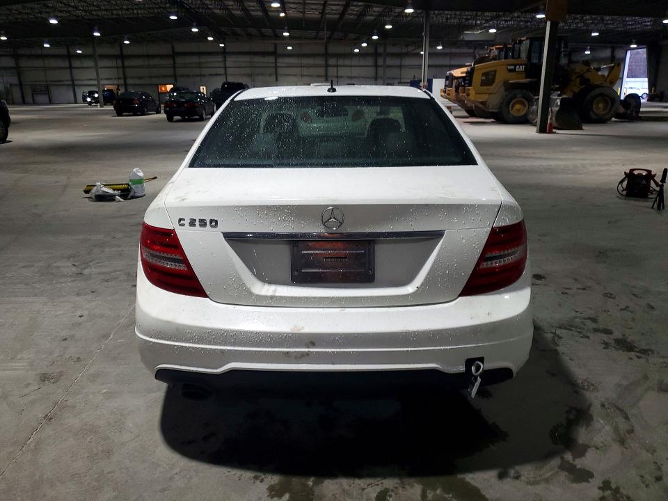 Продажа на аукционе авто 2013 Mercedes-benz C, vin: WDDGF4HB1DA783118, номер лота: 76033715